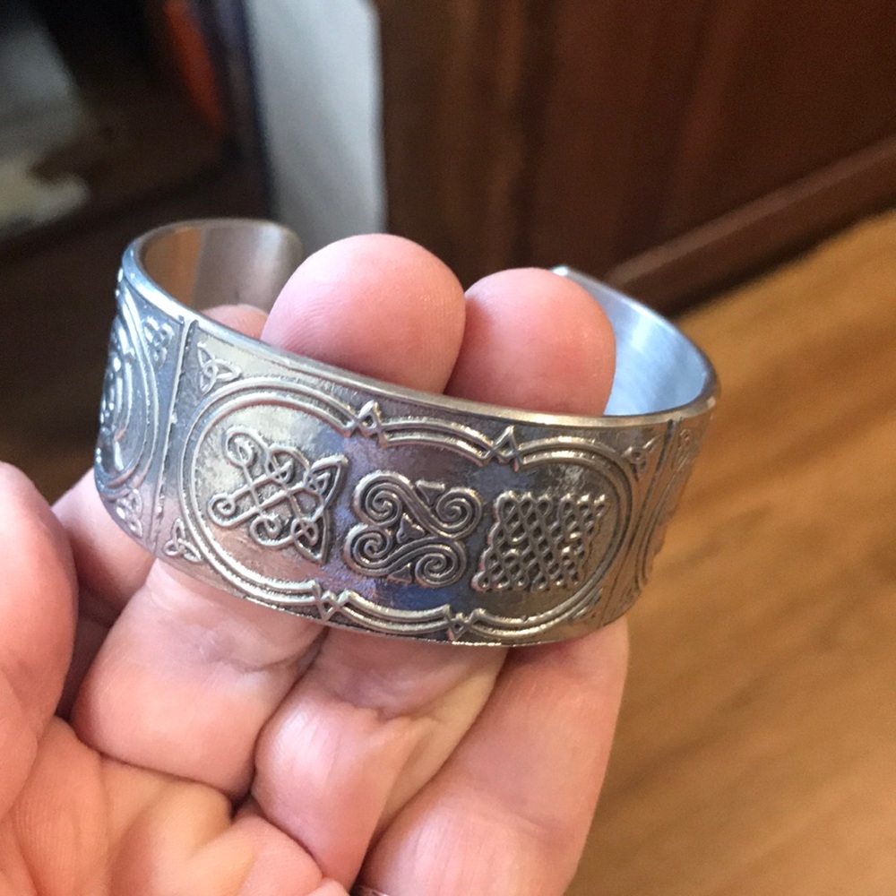 Like New Vintage ethnic Celtic Irish motive cuff pewter Mullingar bracelet